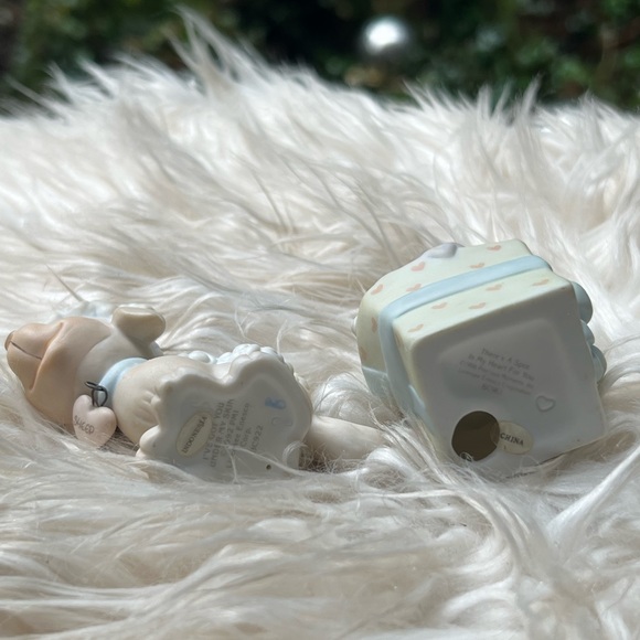 Precious Moments Porcelain Collector’s Antiques Gift box Puppy Dogs Figurine Set - Picture 5 of 8